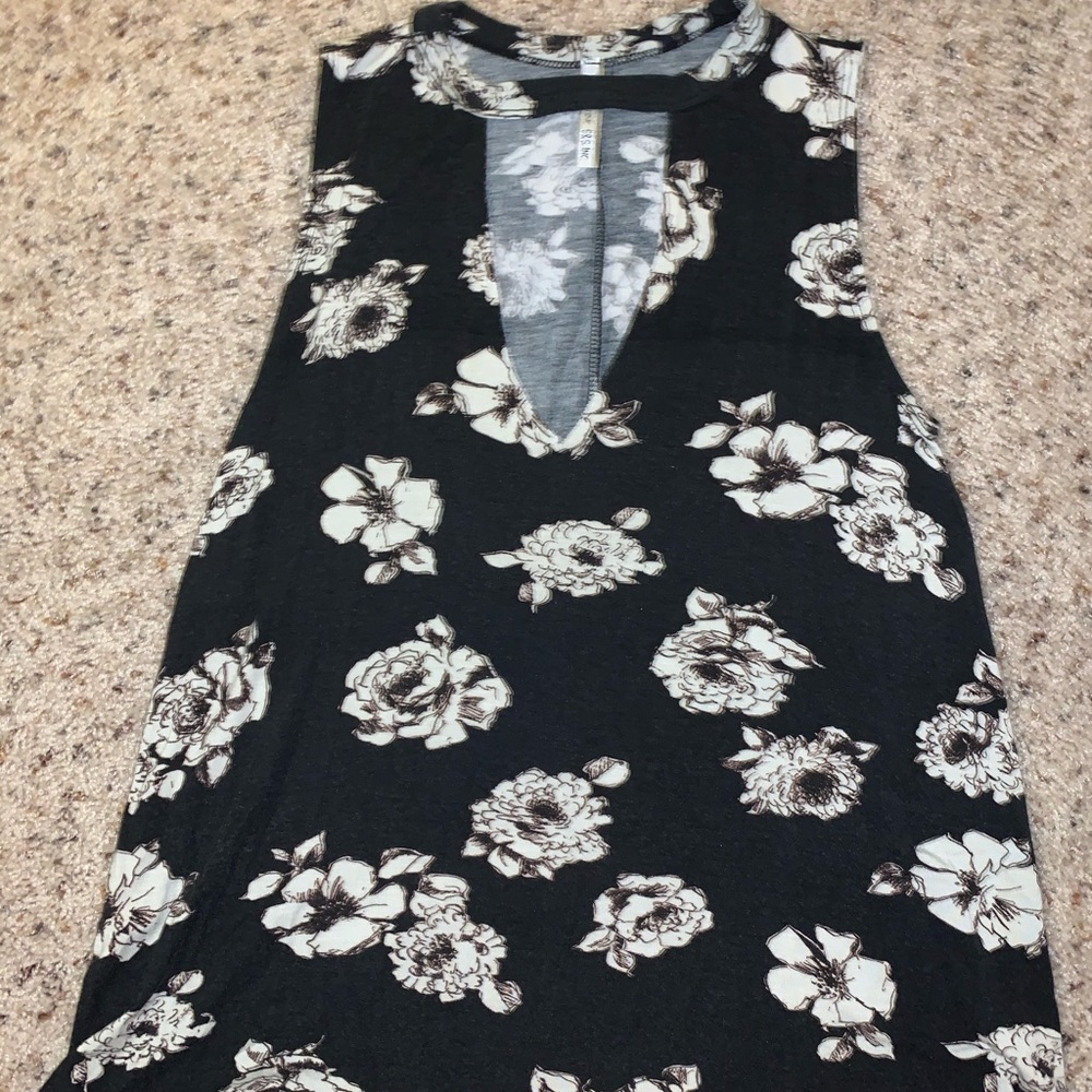Floral Tank Top Fits Larger